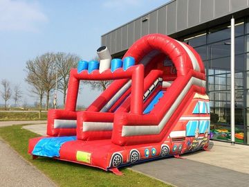 Tema Firetruck Durable Luar Giant Bouncy Slide Dengan Plato PVC Terpal