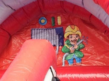 Tema Firetruck Durable Luar Giant Bouncy Slide Dengan Plato PVC Terpal