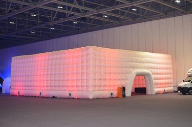 Dekorasi Besar Waterproof Light Up Inflatable Tent Digunakan Dalam Pernikahan