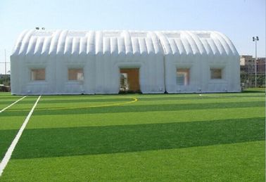 Lapisan ganda Kuat Rumput Tiup Tenda Tiup Berkemah Tenda Untuk Game Sepak Bola Tenis