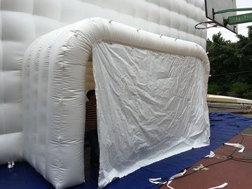 Tahan lama Super Raksasa Tiup Tenda Putih Struktur Bangunan Udara Untuk Acara / Pesta