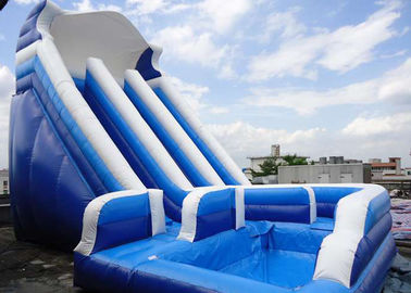 Giant Commercial Water Slides, Blue Kids Inflatable Water Slides Dengan Kolam Renang