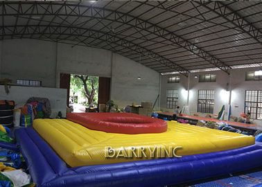 Bahan Vinyl Castle Type Inflatable Football Court Bossaball Untuk Anak-Anak / Dewasa
