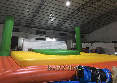 Spanyol Kelas Komersial PVC Inflatable Beach Voli Bossaball Court Untuk Bangku