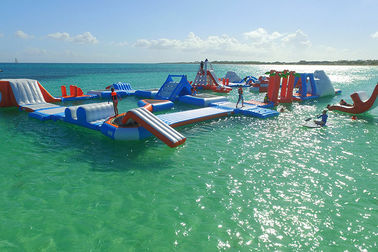PVC Tarpaulin Aquaglide Inflatable Water Park / taman aqua tiup Untuk Kolam Renang