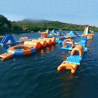 Taman Air Tiup Menyenangkan Komersial PVC 0.9mm Untuk Permainan Air Danau