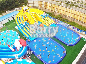 Spongebob Cartoon Inflatable Water Park Kapasitas Besar Dengan 2 Pools / 3 Lane Slide