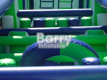 Green Inflatable Assault Course Hambatan Plato 0.55mm Bahan PVC Tahan Lama
