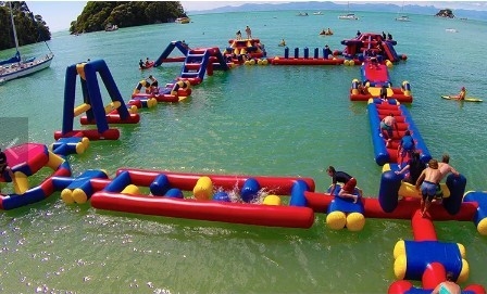 Pulau Giant Taman Air Inflatable Floating Water Slides Anti UV