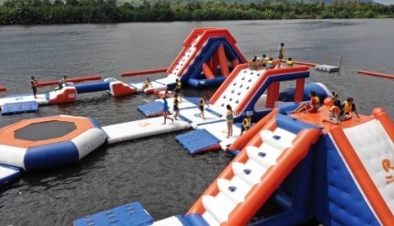 0.9mm PVC Inflatable Floating Water Park Inflatable Obstacle Course Di atas Air EN71