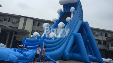 Gelombang Biru 36 * 20 * 15 m Raksasa Tiup Air Slide Dengan Kolam CE / UL Blower