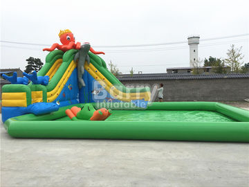 Green Castle Theme Waterproof Inflatable Pool Dengan Octopus Slide On Ground