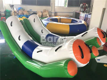 Kelas komersial Inflatable Toys Air Teeter Totter Seesaw Untuk 4 Orang Di Atas Air