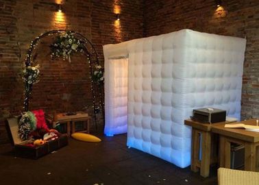 Romantis Inflatable Photo Booth LED Light 2.4m Warna Berubah Dengan Blower