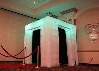 Romantis Inflatable Photo Booth LED Light 2.4m Warna Berubah Dengan Blower