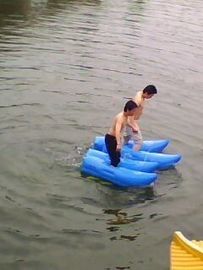Mainan Mengambang Berjalan Di Air Sepatu Mainan Air Tiup Berjalan Untuk Danau