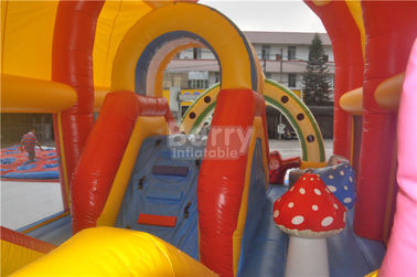 Indoor / Outdoor Anak Inflatable Playground Equipment Dengan Cover
