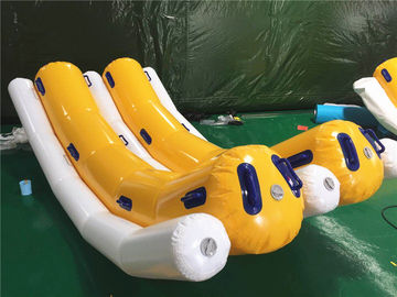 Komersial 4 Orang Inflatable Water Toys / Inflatable Banana Boat Towable Tube Untuk Ski Di Air