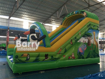 Kartun Minion Tema Taman Air Tiup Mengambang Slide 7 * 4 * 5 m Slide Untuk Anak-anak