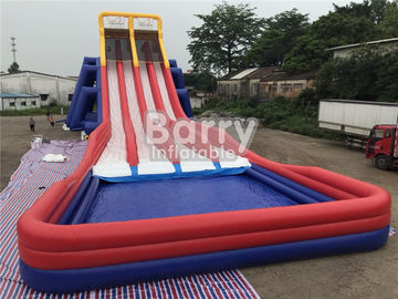 Four Lanes Giant Inflatable Slide / PVC Water Slide Dengan Big Pool Untuk Dewasa
