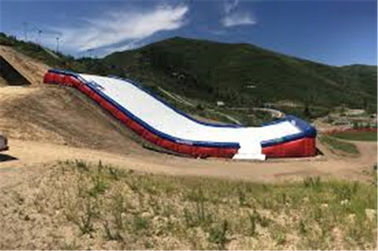 Kustom Outdoor Big Inflatable Jump Airbag Dengan Jalan Untuk Ski Atau Bmx Sepeda Stunt Atau FMX