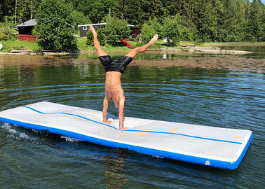 Olahraga Air Kebugaran Tiup Air Aqua Mengambang Yoga Mat Di Kolam Renang Atau Danau