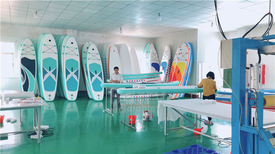 Profesional Stand Up Paddle Board Inflatable SUP Board Anti Slip 335*81*15cm Ukuran Mat
