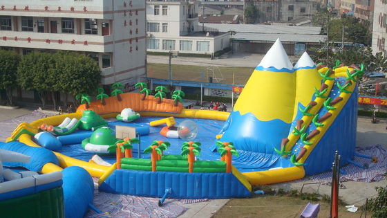 UV Resistance PVC Tarpaulin Inflatable Water Park Dengan Pool Well Tailed