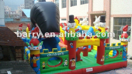 0.55mm PVC Tarpaulin Inflatable Amusement Park Ukuran yang Dapat Disesuaikan