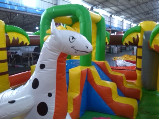 Taman Hiburan Kartun Inflatable Castle Bouncer 8x5m