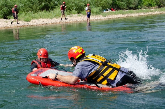 Papan SUP Inflatable Kustom Surf Rescue Life Paddle Board Untuk 2-3 Orang
