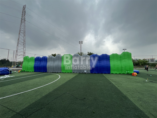 Karnaval Luar Ruang Kursus Hambatan Raksasa Melompat Sekitar 5K Bouncy Castle Berlari Untuk Penggunaan Komersial