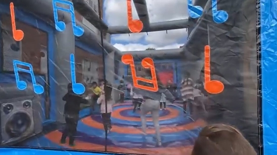 PVC Outdoor Inflatable Boom Box Bounce House Disco Dome Bounce Castle Untuk Acara Pesta