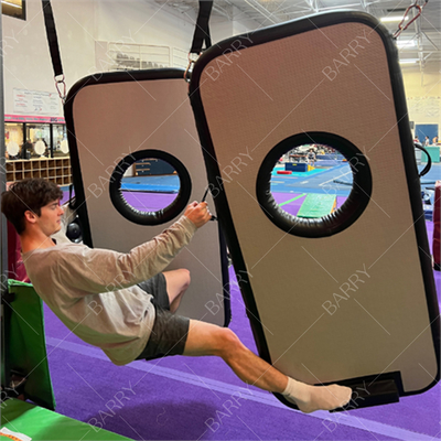 Komersial Bounce House Air Door Ninja Warrior Floating Obstacle Course Peralatan untuk Dewasa Indoor