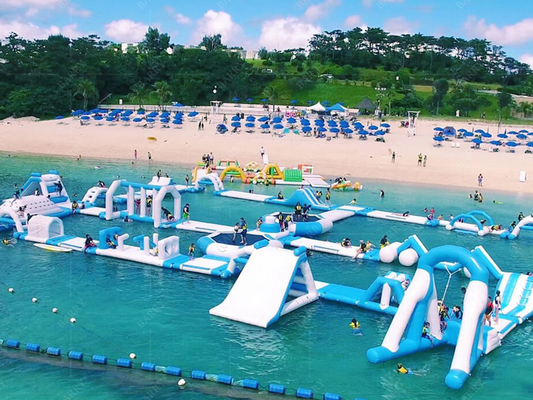 Taman Air Danau Inflatable Disesuaikan Dengan Bahan PVC