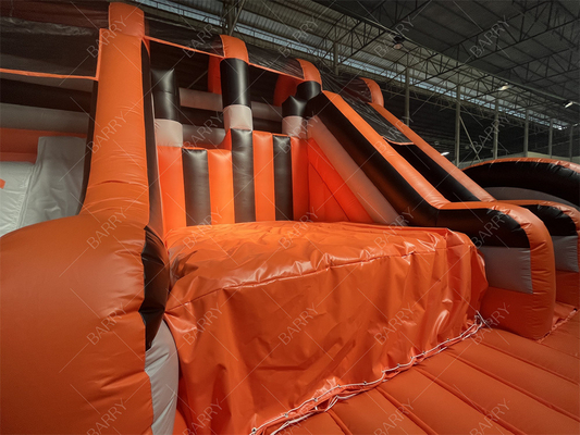 Komersial Anak Indoor Playground Set Taman Tema Inflatable Dengan Game Olahraga