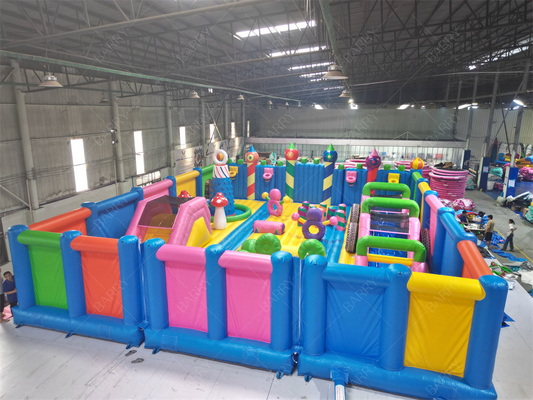 Custom World's Biggest Kids Indoor Bounce House Taman Tema Taman bermain Inflatable