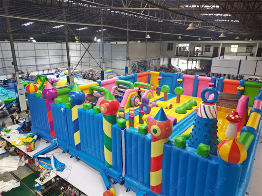Custom World's Biggest Kids Indoor Bounce House Taman Tema Taman bermain Inflatable
