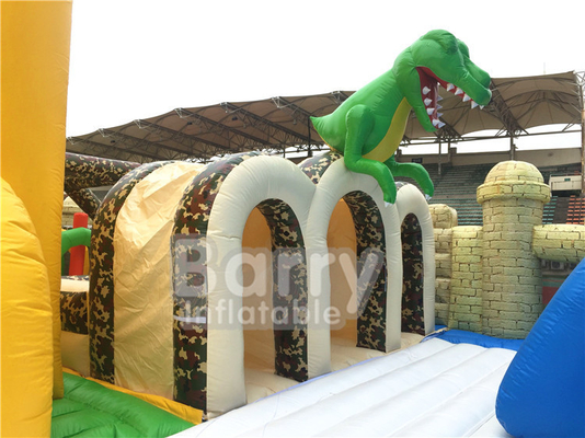 1600m2 taman hiburan inflatable terbesar di dunia Indoor Dinosaurs Outdoor Big Bounce Dengan Game Olahraga