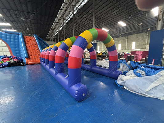 Terowongan Semprotan Air Inflatable 32.8ft untuk Acara Musim Panas