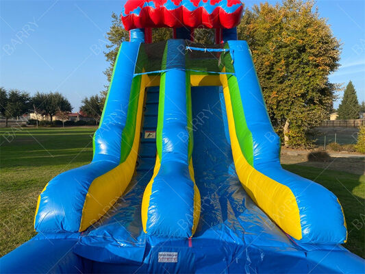 Pelangi bertema air tertiup dengan kolam renang, anak-anak di luar ruangan peralatan bermain air berwarna-warni dengan lubang bola