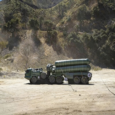 Kinerja Resistensi Angin Custom Inflatable Air Defense Missile Vehicle Decoy