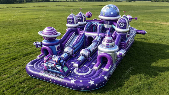 Kota Bersenang-senang yang Bisa Diembun bertema Galaksi. Shuttle Luar Angkasa & Planet Bounce Park dengan Slide & Hambatan. PVC Komersial untuk Bisnis Sewa & Aktivitas Mall.