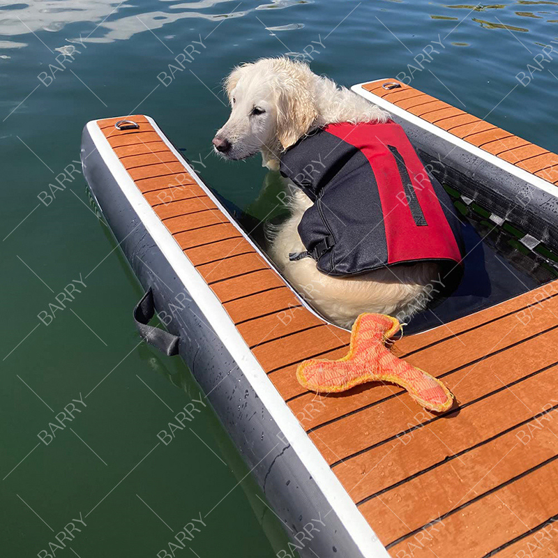 Drop Stitch Fabric Eva Ukuran Disesuaikan Dan Air Pump Aksesoris Lipat Inflatable Ramp Air Anjing Untuk Dock Yacht