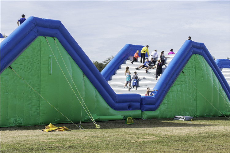 PVC disesuaikan 41x5.5x6m The Humps Inflatable 5k Events Pertandingan Game Untuk Dewasa