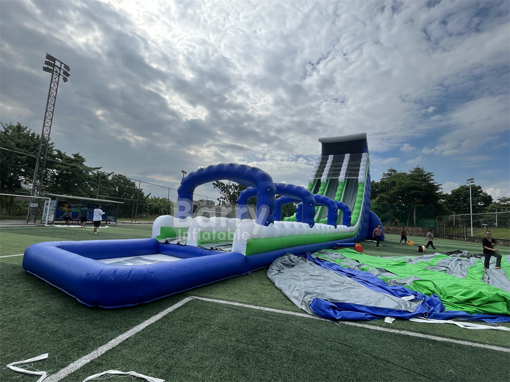 Komersial Kelas Custom Made 30x9x13m Wave Raksasa Air Slide Inflatable Untuk Anak-anak Dewasa Panas Dalam 5km Run Inflatable