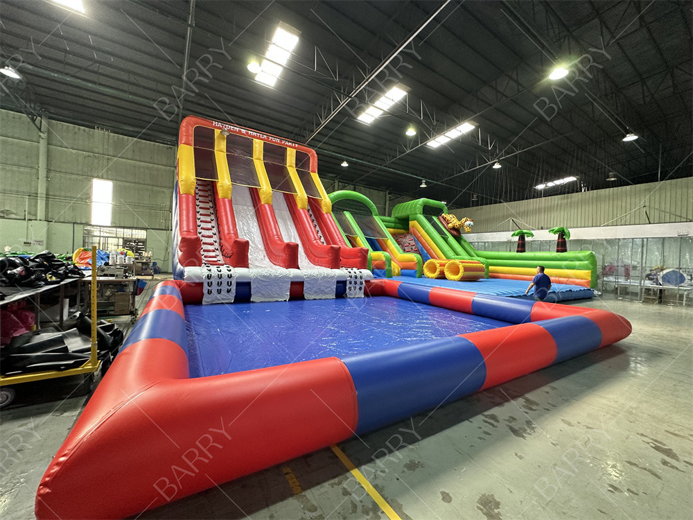 Outdoor Besar Bounce House Dewasa Anak Pvc Slide Dengan Kolam Kolam Air Inflatable Taman Hiburan