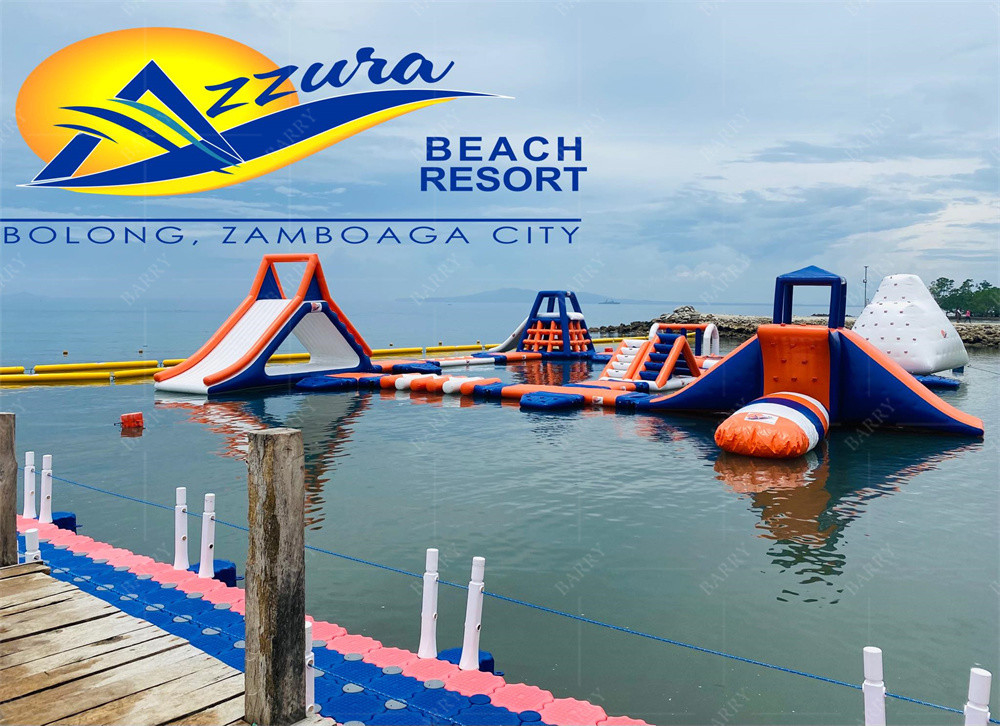 Taman Air Terapung Inflatable Desain Disesuaikan Dan Fitur Waterproof Air Blower Aksesoris Termasuk