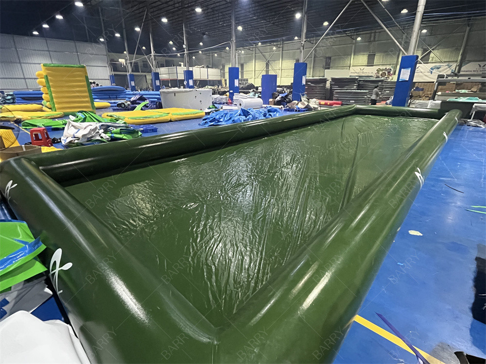 Permainan Bola Air Taman Lipat Untuk Keluarga Kolam Air Berwarna Hijau Untuk Perahu Paddle