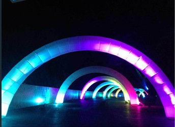 Pencahayaan Dekoratif Inflatable Arch Rainbow Shape Untuk Race Running